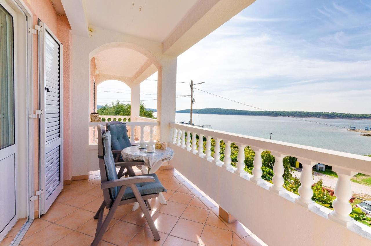 Apartments Marijana Banjol Kültér fotó